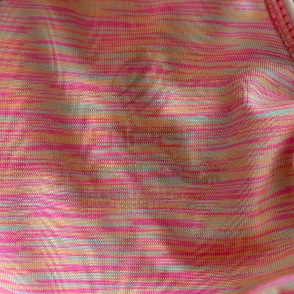 Beautiful athletic top. Excellent condition. - Picture 14 of 15